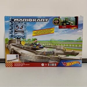 Hot Wheels® Mario Kart™ Thwomp Ruins Track Set-New